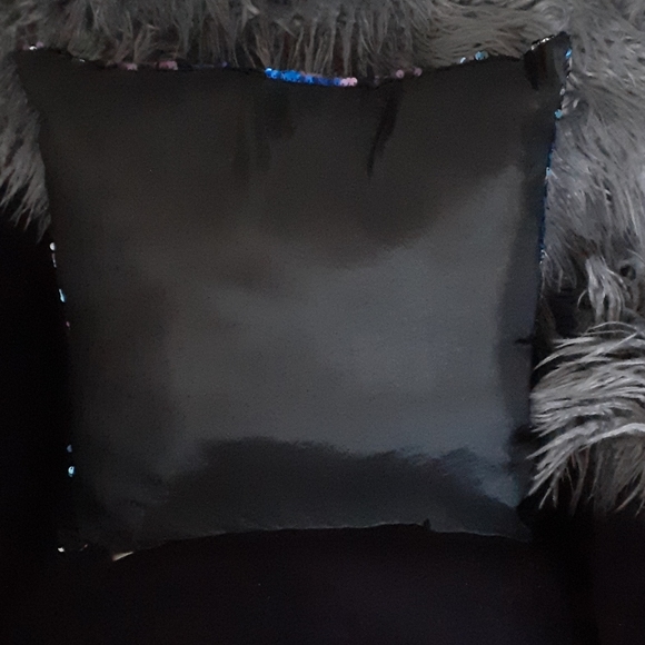 Sequin reverse pillow - Picture 2 of 5